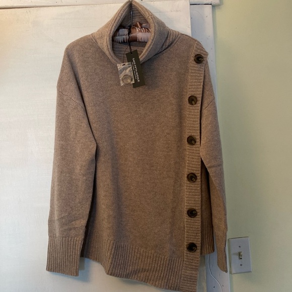 Saks Fifth Avenue Sweaters - 💯 Cashmere Luxurious Turtleneck Sweater New With Tags
